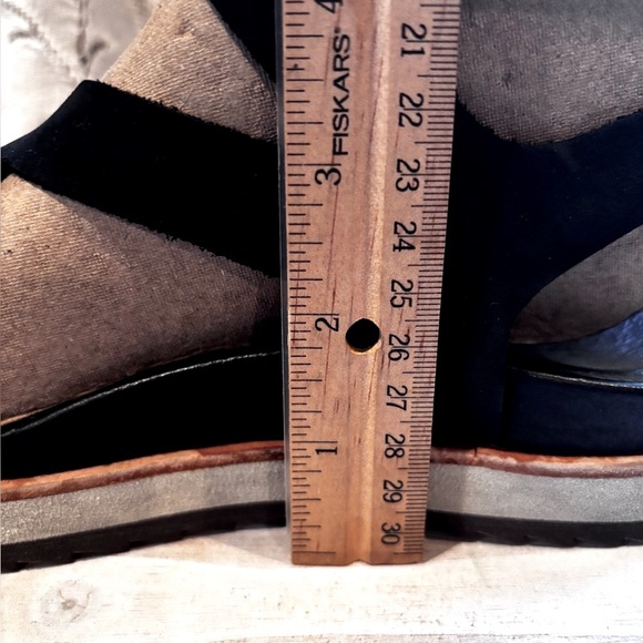 Merrill Women's Black Strappy Sandals sz5 - Picture 6 of 8